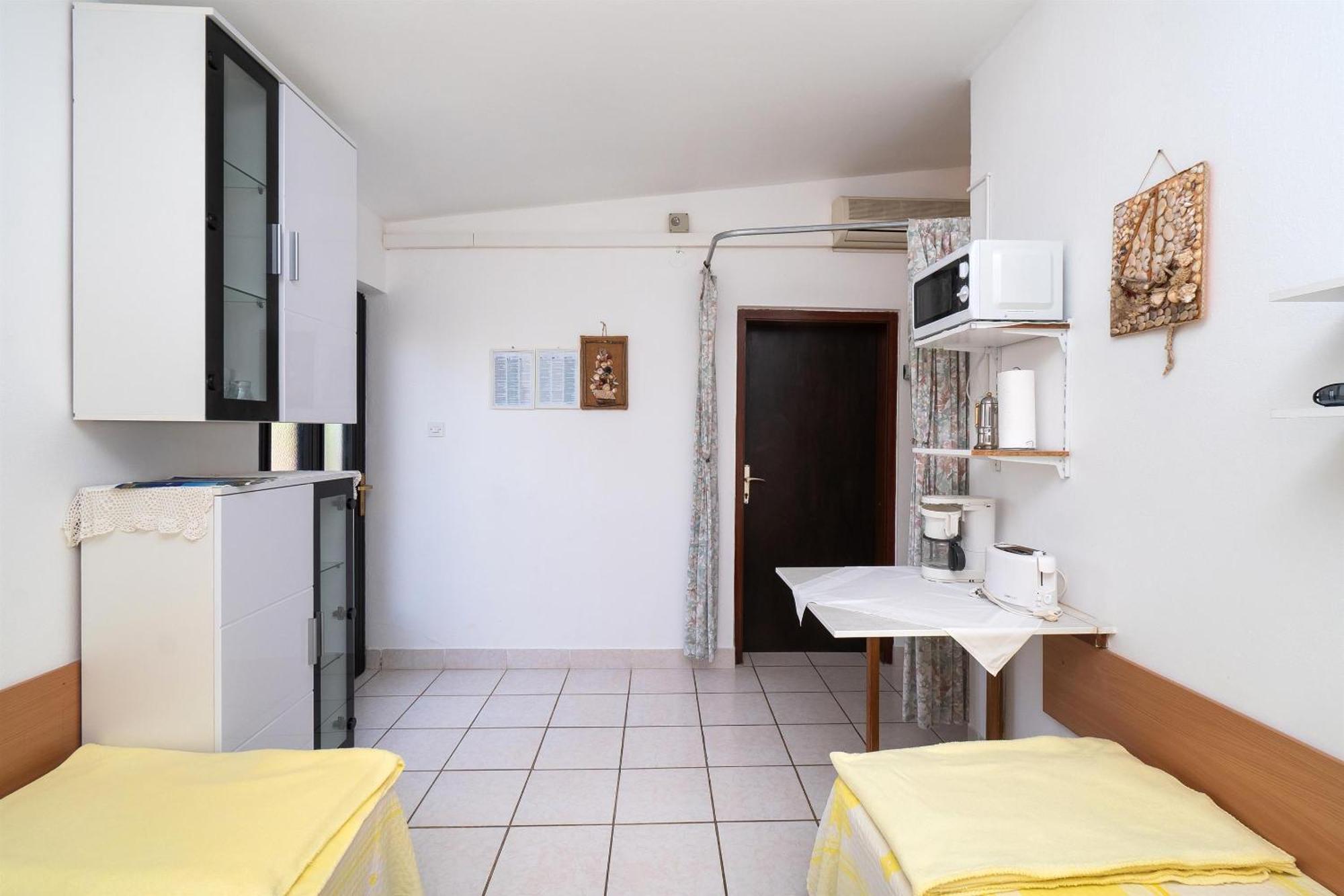 Apartments Stefani Vir Extérieur photo