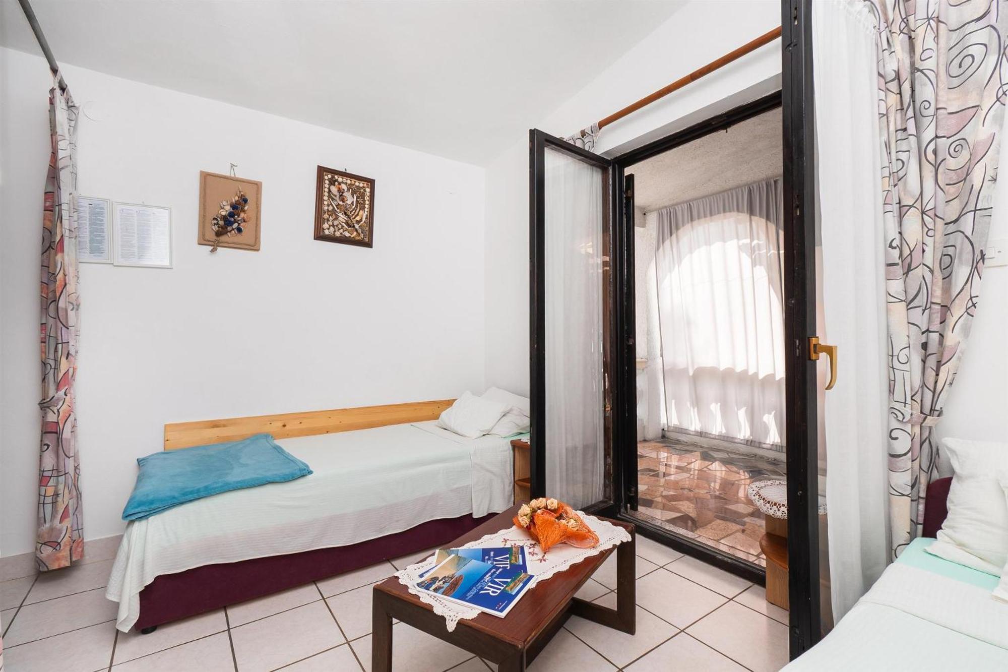 Apartments Stefani Vir Extérieur photo
