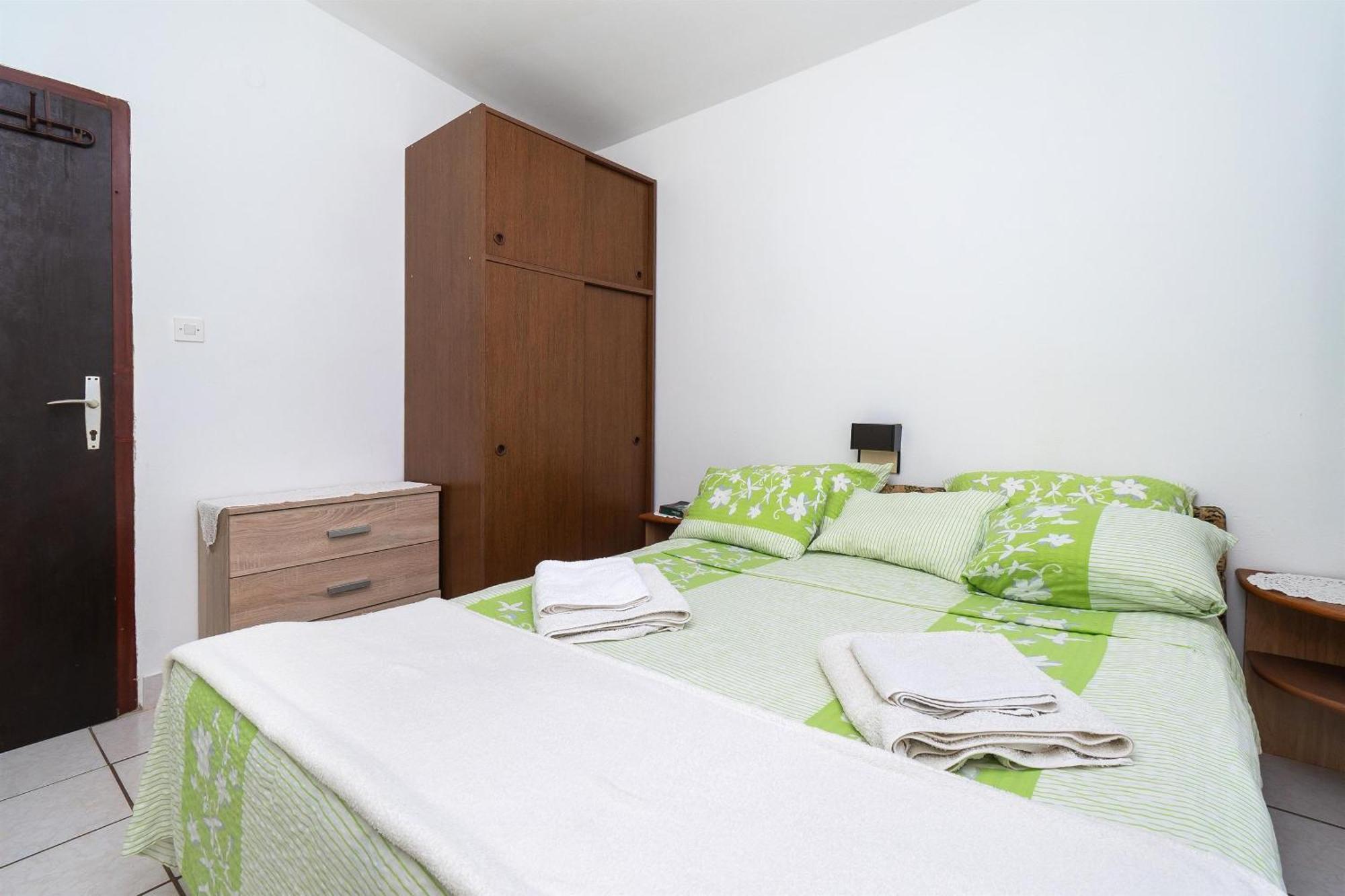 Apartments Stefani Vir Extérieur photo